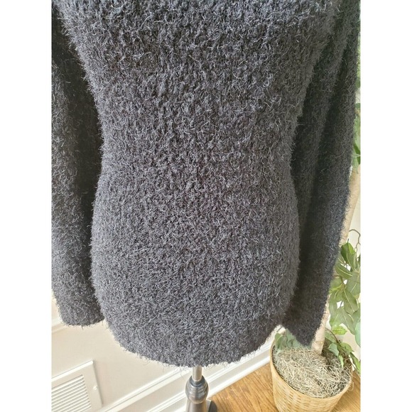 SO Women's Black Polyester V-Neck Long Sleeve Pullover Knit Sweater Size Large - Picture 4 of 11